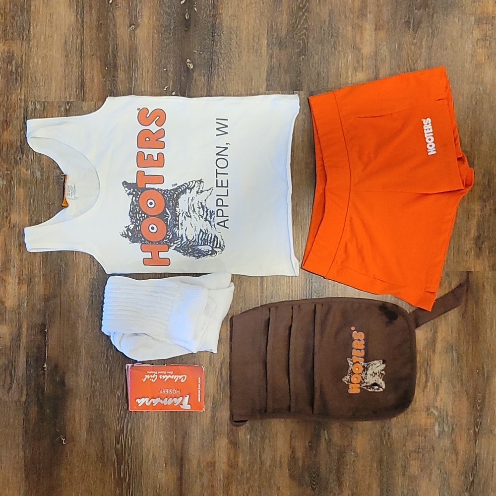 Authentic hooters girl uniform. Size xs.